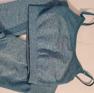 Gymshark leggings + sports bra set in heathered teal, size small